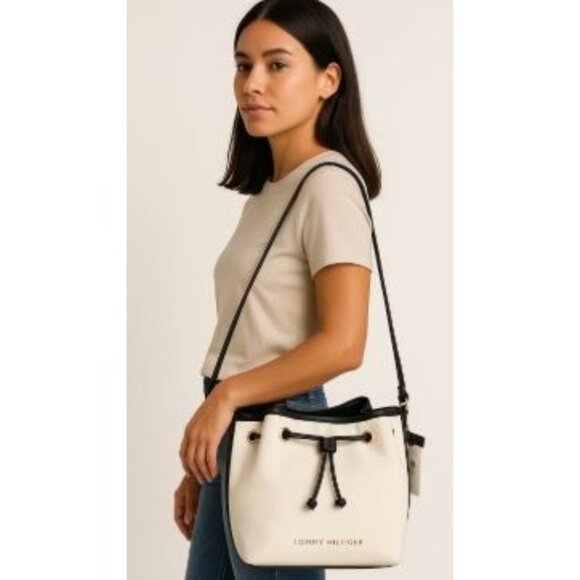 Tommy Hilfiger Pebbled Leather Bucket Bag  Adjustable Strap Drawstring Closure - Picture 5 of 12